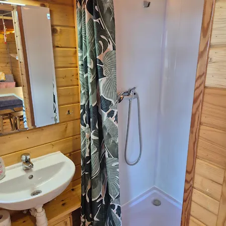 Siedlisko Nr 4e I 4f Nad Jeziorem Skarlinskim, Jezioro, Mazury, Letniskowe, Bania